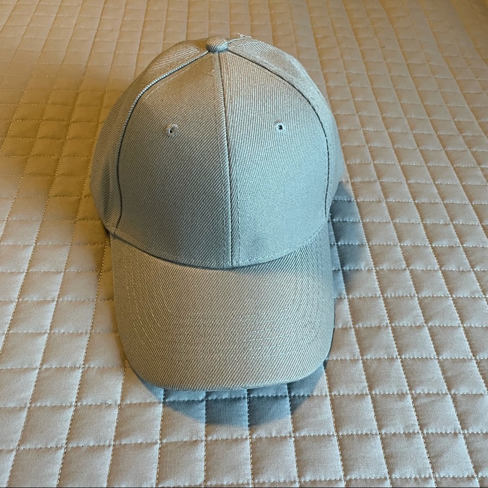 NWOT Baseball Cap - Grey